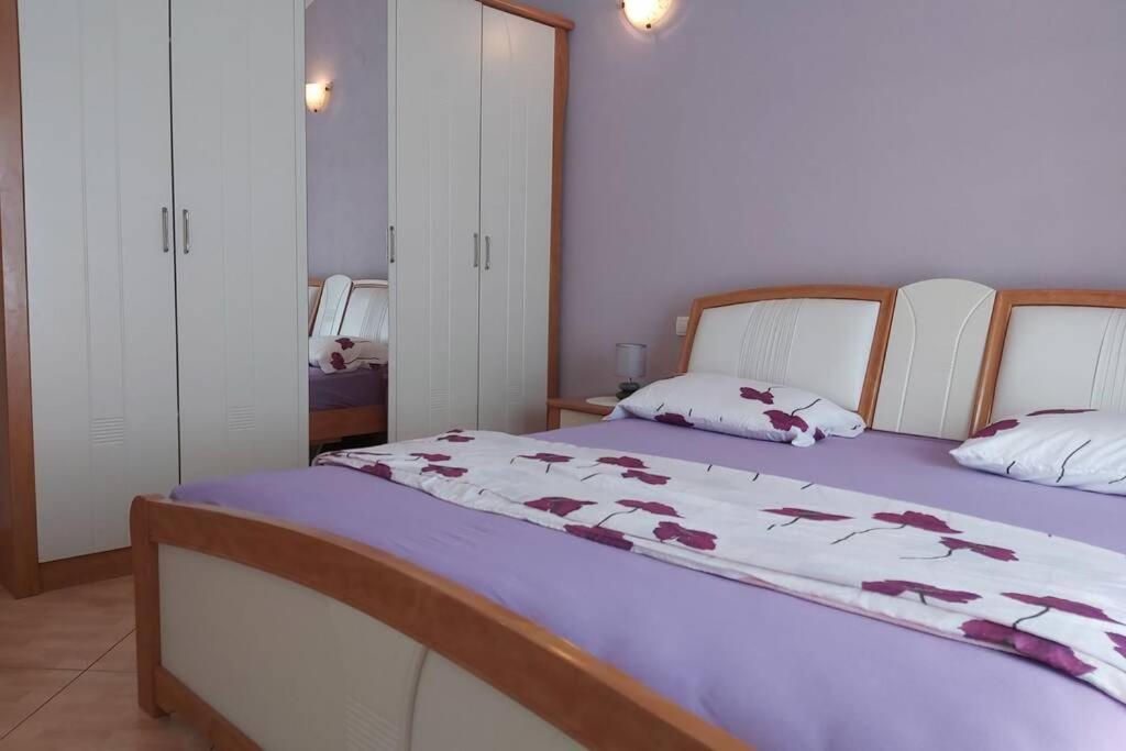 Beautiful Apartment 80 M From The Sea Marusici  Eksteriør bilde